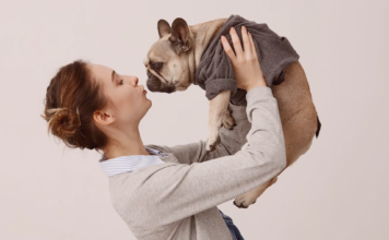 愛犬に服を着せるということ